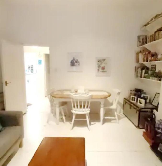 Quarto em Acomodações Particulares Centrel To Single Bed Quiet With Host And Breakfast *